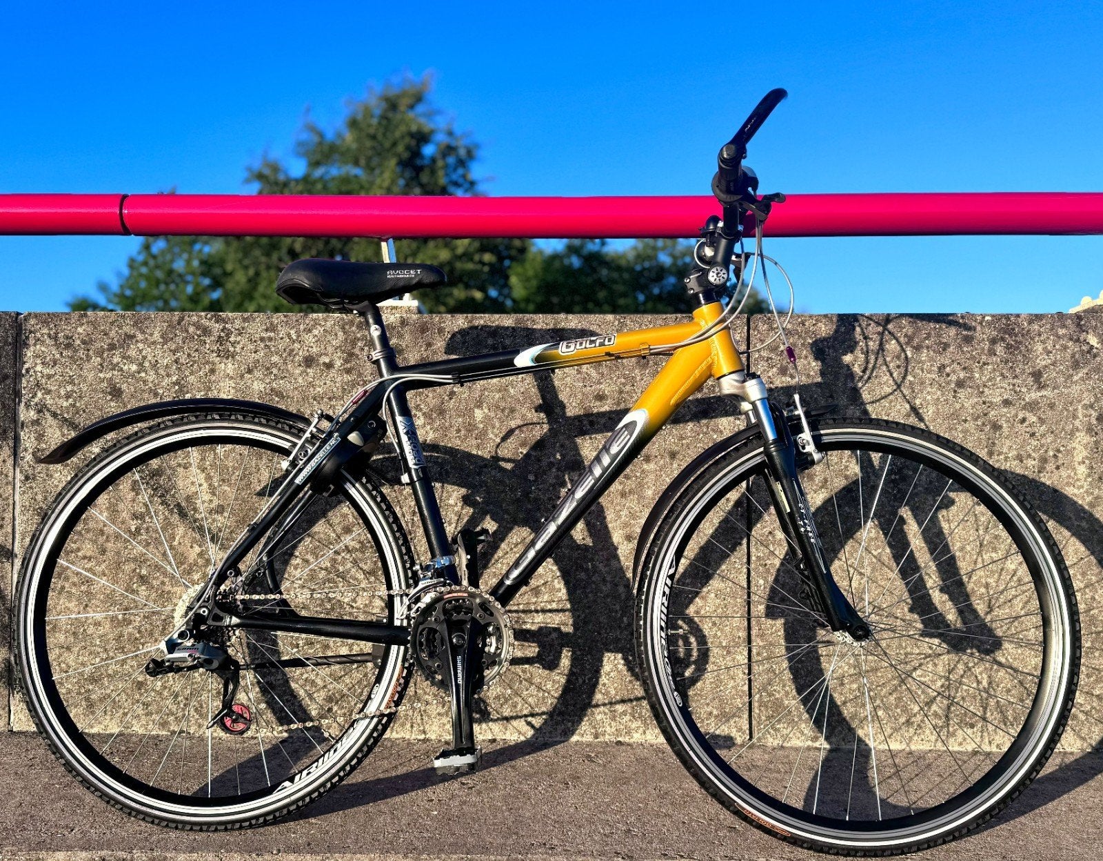 ✅ In nieuwstaat Gazelle MTB / Toerfiets 28", M51, 24 vers., Fietsen en Brommers, Ophalen, Hardtail, 49 tot 53 cm, Zo goed als nieuw