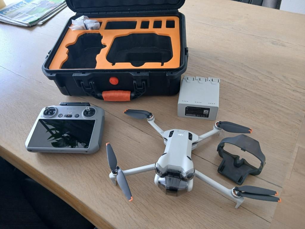 DJI mini 4 pro fly more combo + RC2, Audio, Tv en Foto, Drones, Cameradrone, Ophalen of Verzenden, Zo goed als nieuw, DJI