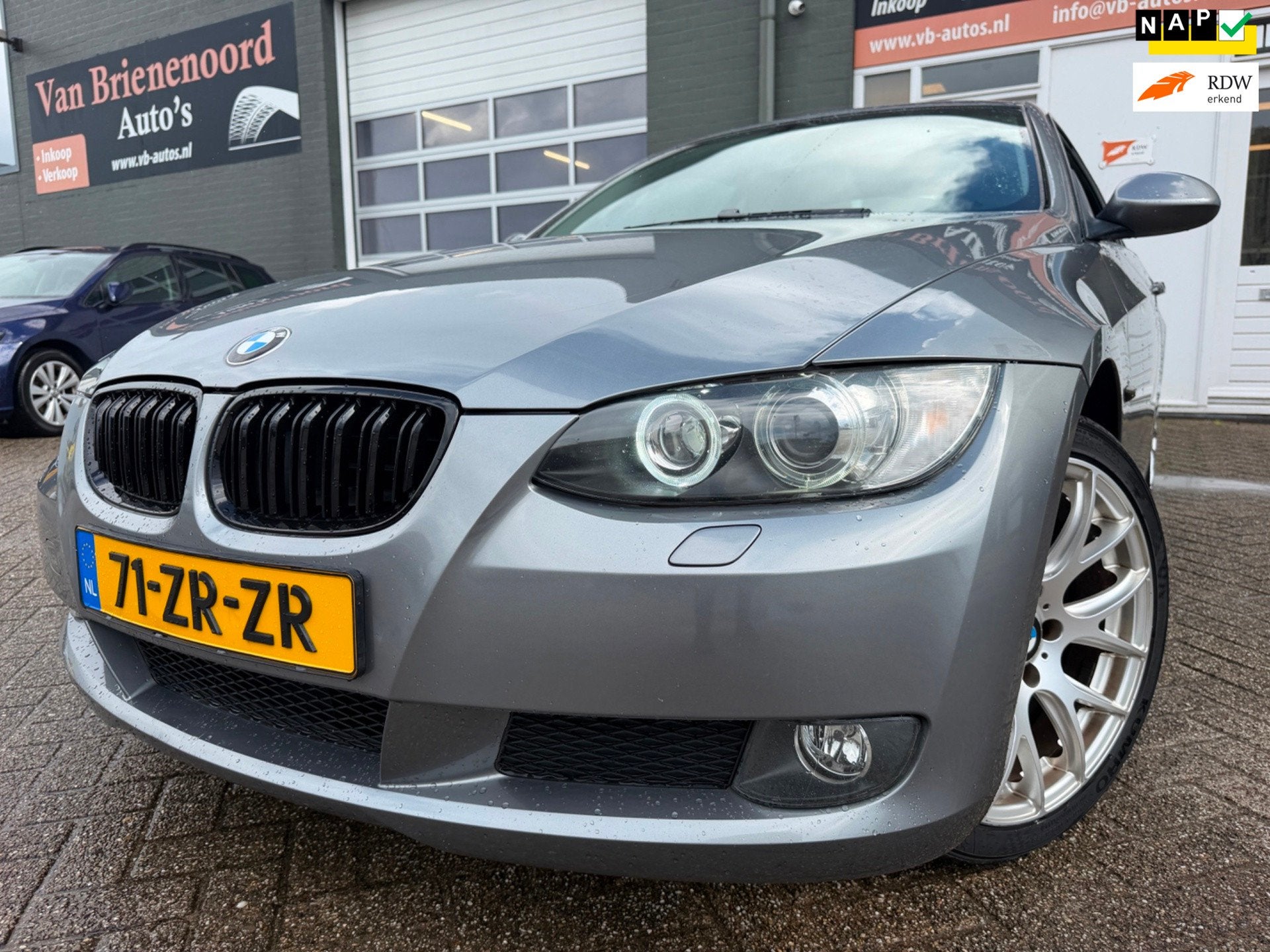 BMW 3-serie Coupé 320i 6 bak met cruise controle en airco N, Auto's, Zwart, 4 cilinders, 4 stoelen, Origineel Nederlands
