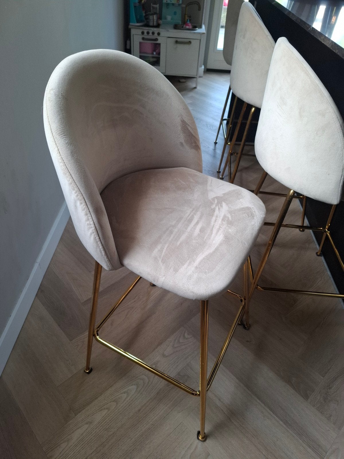 Nog 2 mooie barkrukken velvet met goud onderstel, Ophalen, 60 tot 90 cm, Zo goed als nieuw, Metaal