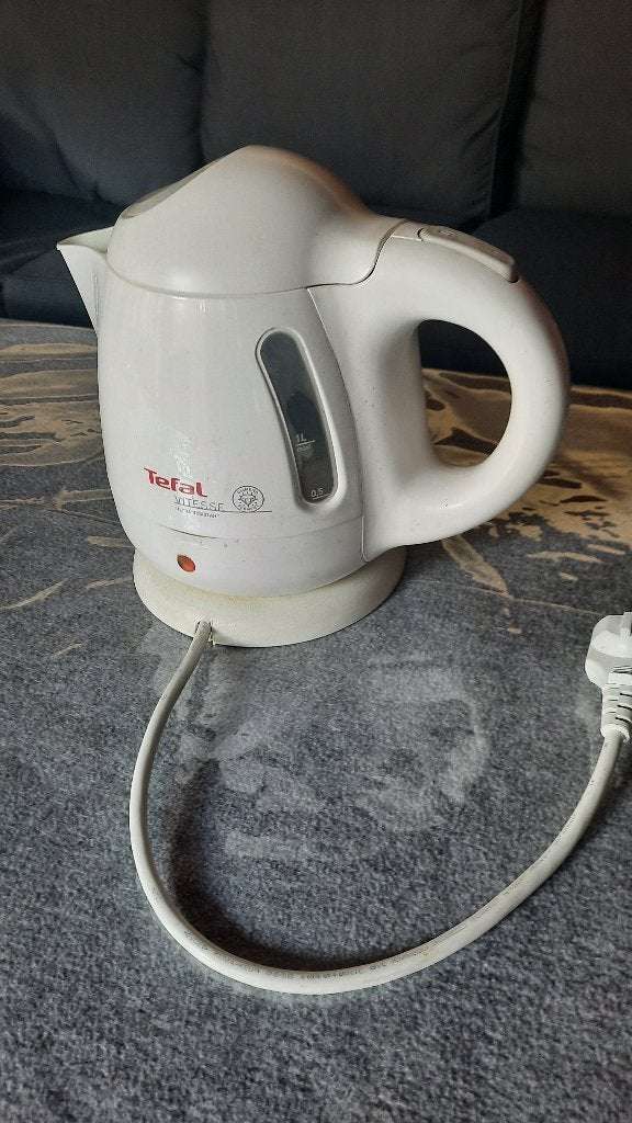 Waterkoker Tefal, 1 tot 2 liter, Ophalen, Gebruikt