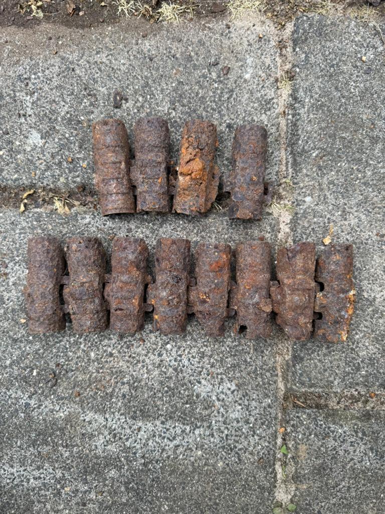 12x Duitse Luftwaffe 2CM MG 151 Schakel Bodemvondst IJzer, Ophalen of Verzenden, Luchtmacht, Duitsland, Hulzen of Bodemvondsten