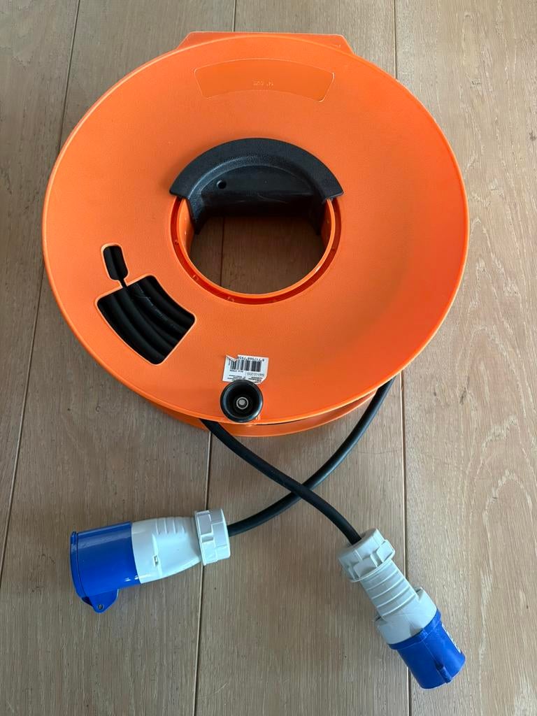 30 meter CEE campingkabel haspel 16A, nette staat, Ophalen, Zo goed als nieuw