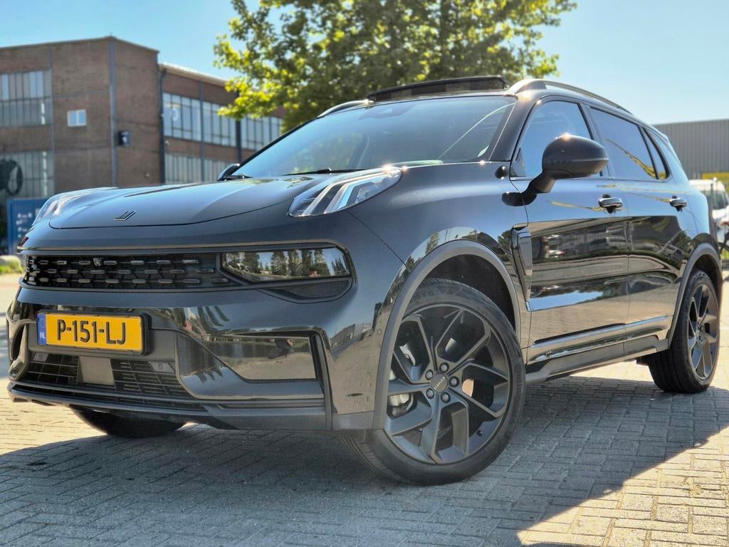 Lynk & Co 01 | 2022 | Volledig zwart | Dealeron. | NL | 360, 1800 kg, 179 pk, Bedrijf, 1854 kg