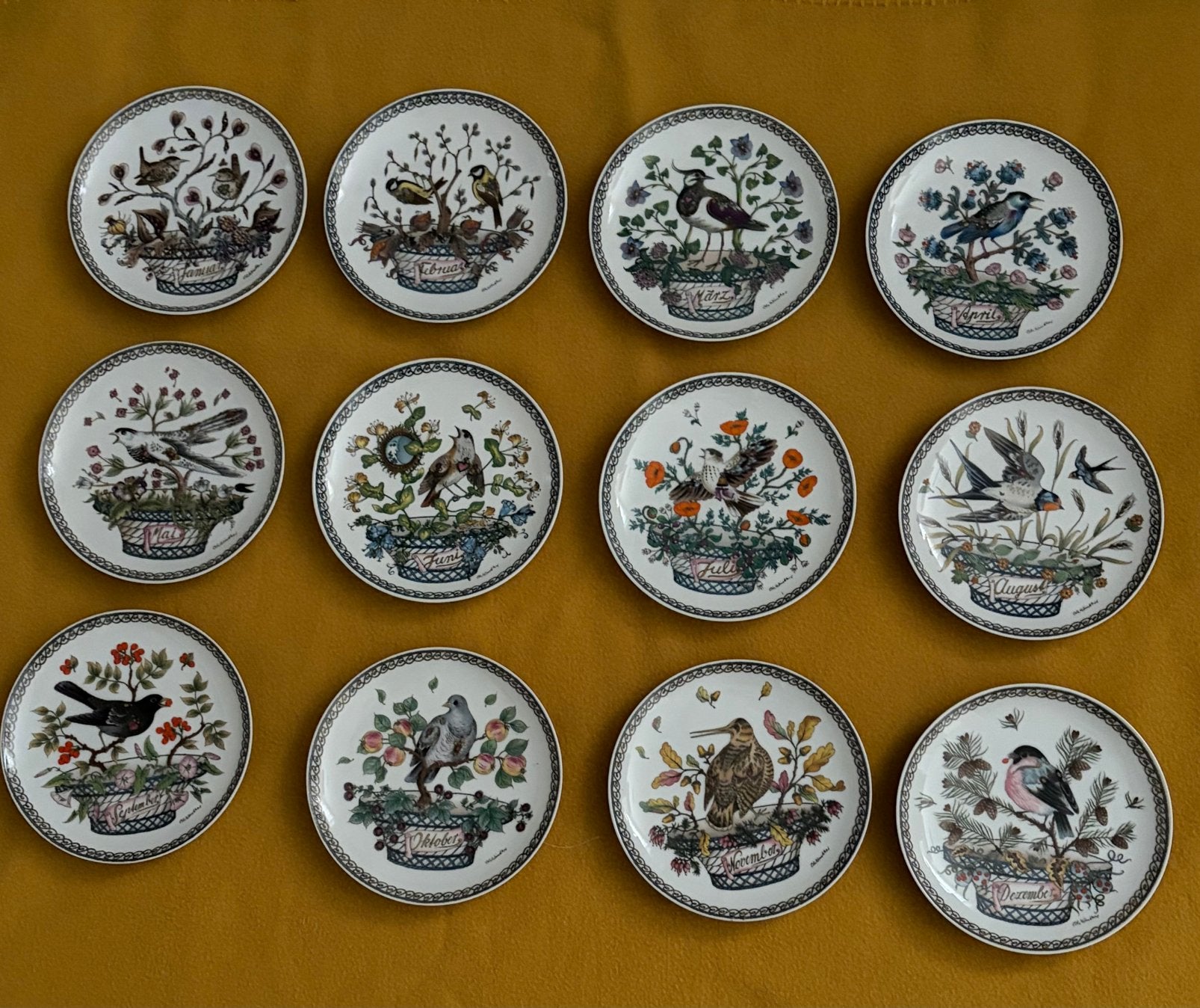 Hutschenreuther Porseleinen Wandbordjes - alle maanden, Ophalen of Verzenden