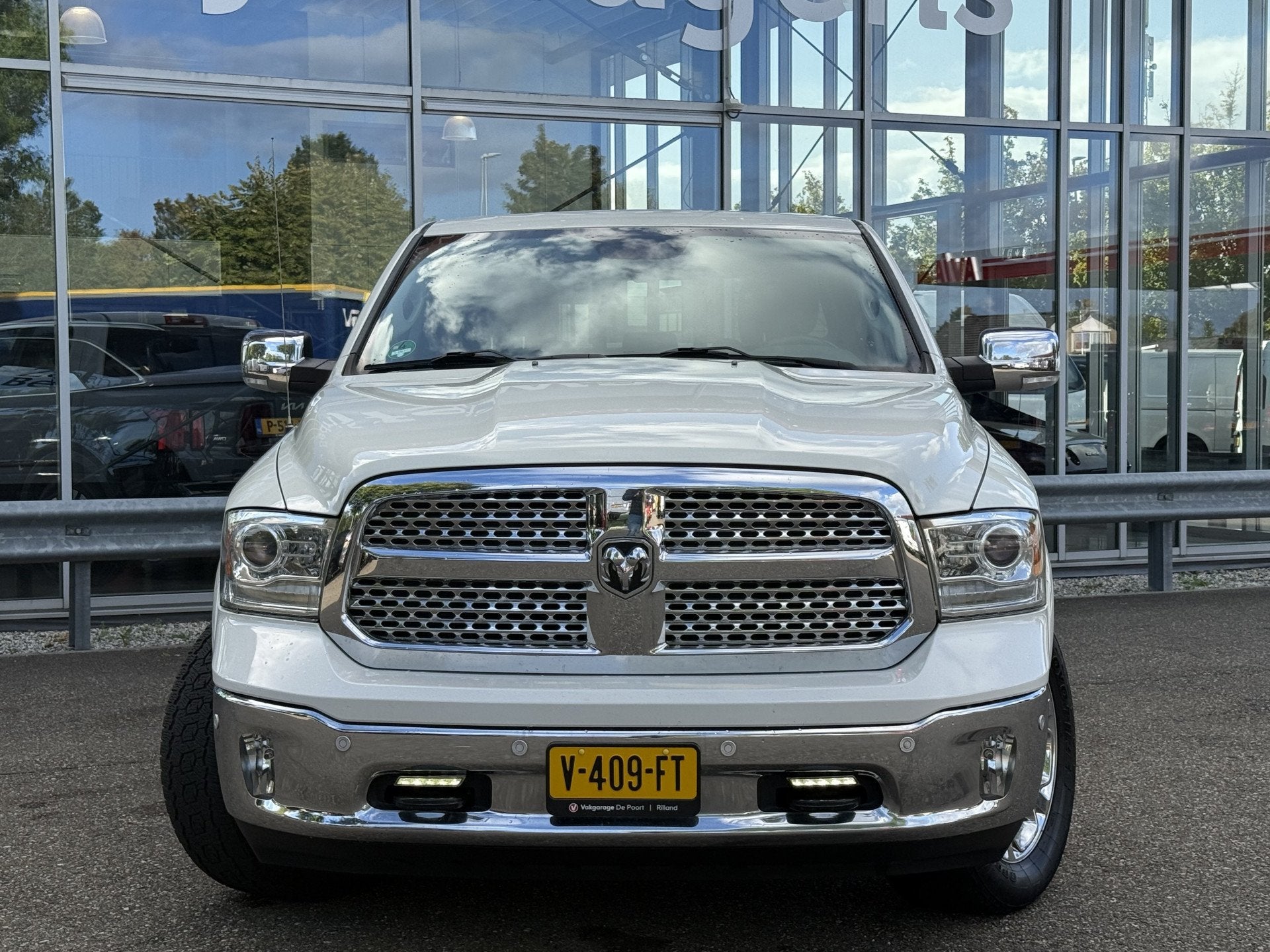 Dodge Ram 1500 5.7 V8 4x4 Quad Cab 6'4 Laramie | Lage Bijtel, Auto's, Automaat, Gebruikt, 5654 cc, 402 pk