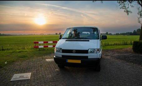 VW buscamper bj 2001 weinig km. hefdak. APK, Caravans en Kamperen, Buscamper of Camperbus, Volkswagen, Particulier, 4 tot 5 meter