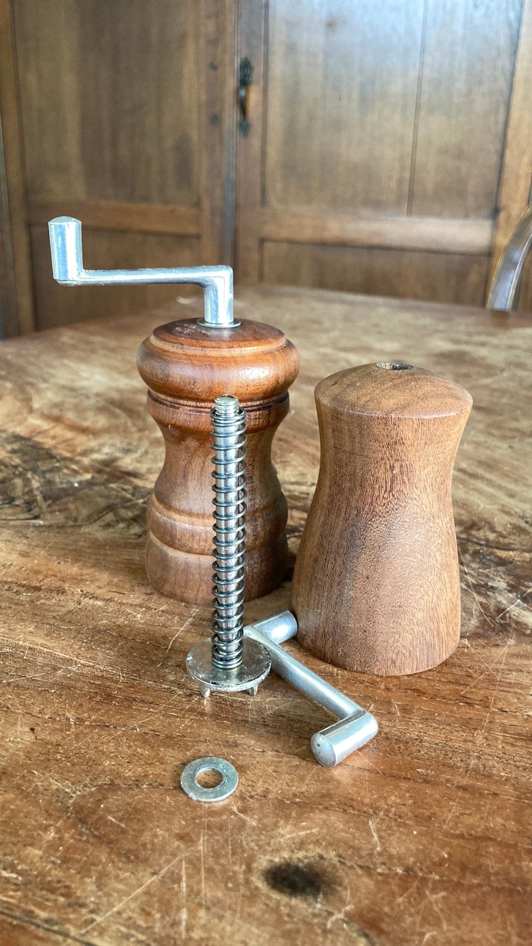 Vintage houten nootmuscaat nootmuskaat noten molen grinder, Ophalen of Verzenden