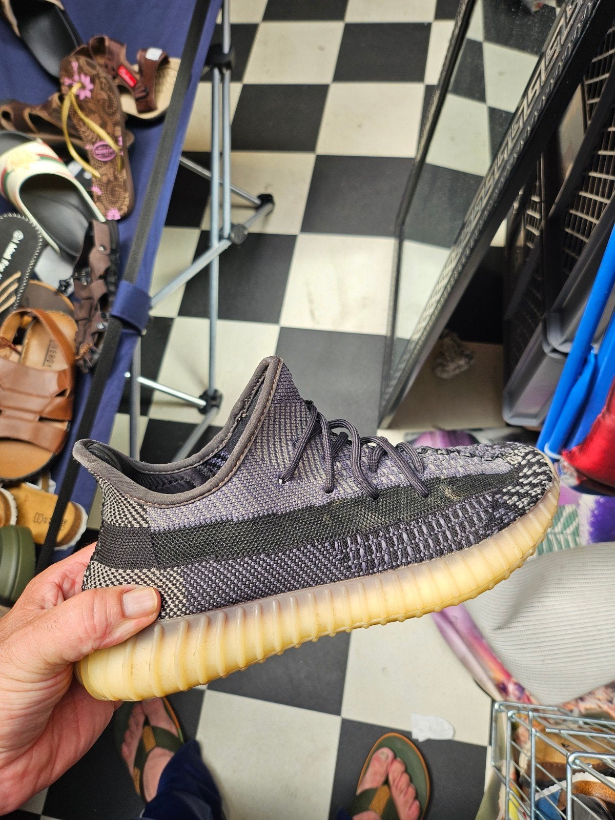 Adidas Yeezy Boost 350 V2 - Zwarte Sneakers Maat 40, Contact@adidas.com, Zwart, Ophalen of Verzenden, Sneakers of Gympen