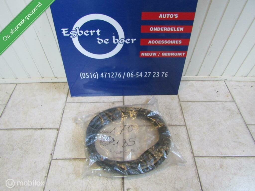 Raamrubber achterruit opel kadett c sedan + pees opening, Auto-onderdelen, Gebruikt, Opel, Ophalen of Verzenden, Opel