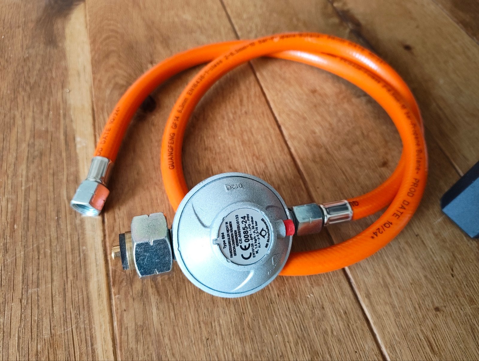 Gasslang met 50mbar drukregelaar (2 jaar oud), Tuin en Terras, Ophalen of Verzenden, Zo goed als nieuw