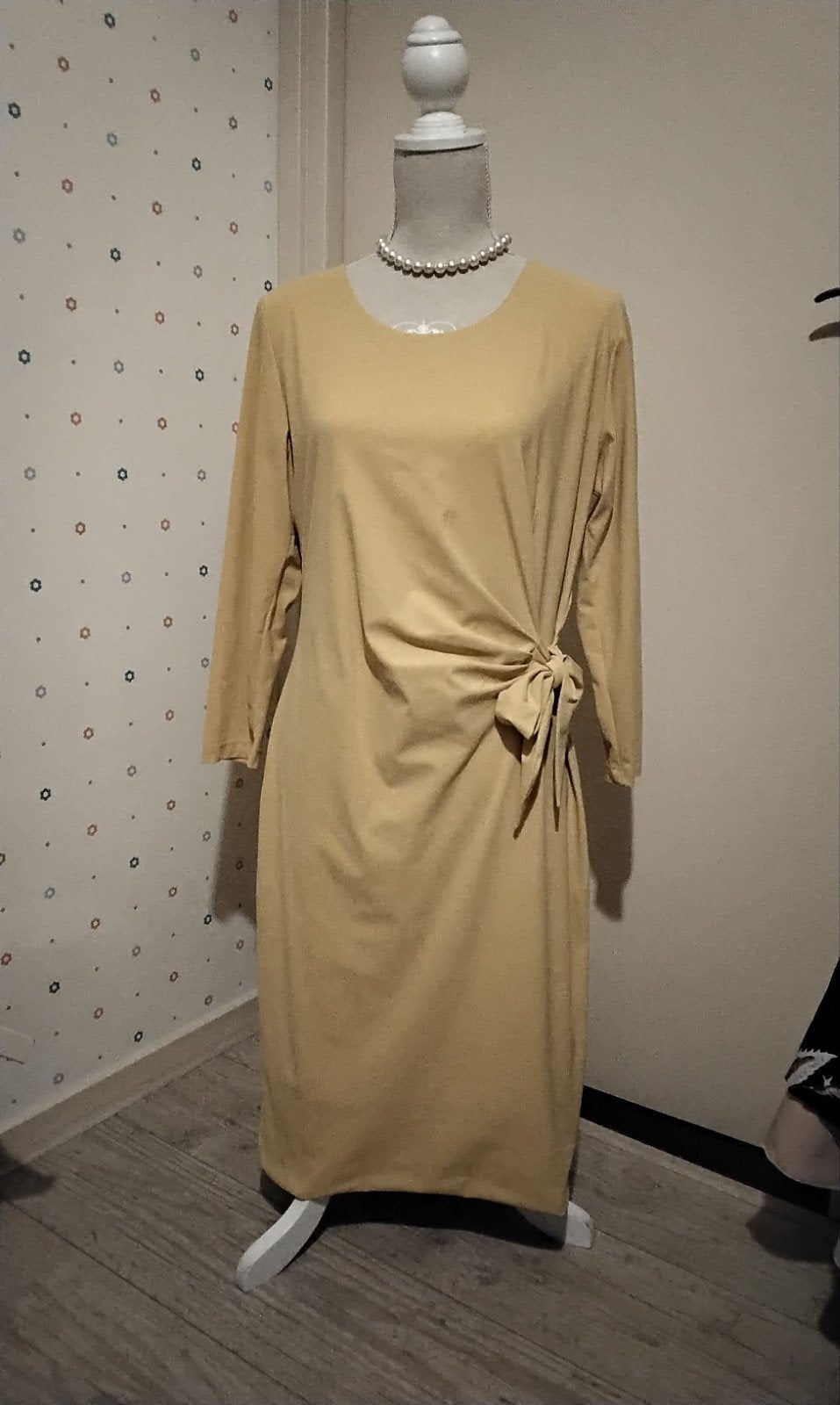 Lilytime,, okergeel jurk van travelstof,  maat 42., Geel, Maat 42/44 (L), Ophalen of Verzenden, Zo goed als nieuw