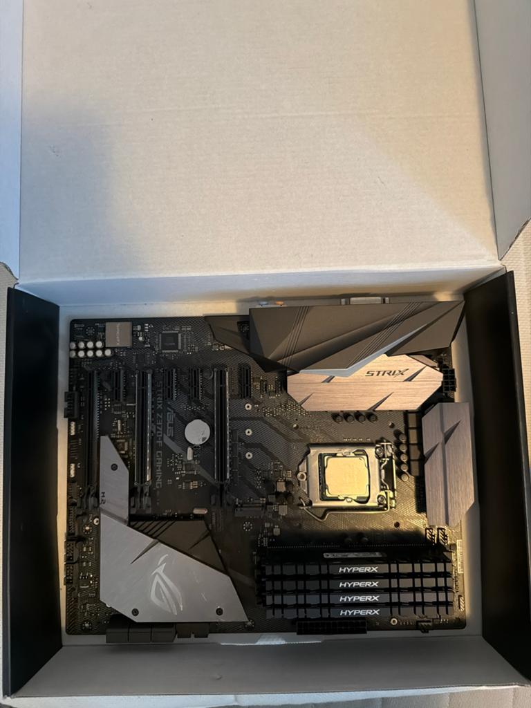 Intel i7 8700k + Rog Strix Z370-F Gaming + 16GB RAM, Ophalen of Verzenden, Gebruikt, Intel, DDR4