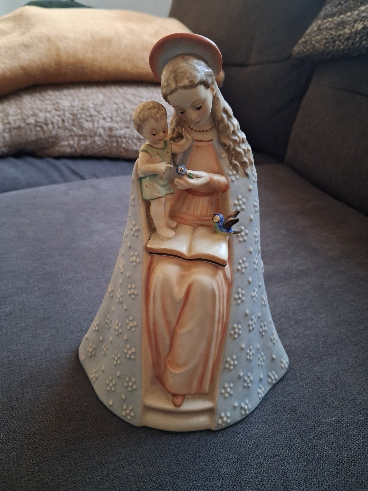 Hummel beeldje Maria met kind en vogeltjes, Ophalen