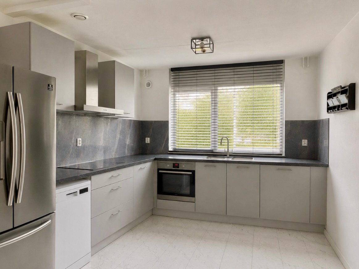 Moderne hoekkeuken te koop incl apparatuur excl koelkast, Huis en Inrichting, Keuken | Complete keukens, Ophalen, Zo goed als nieuw