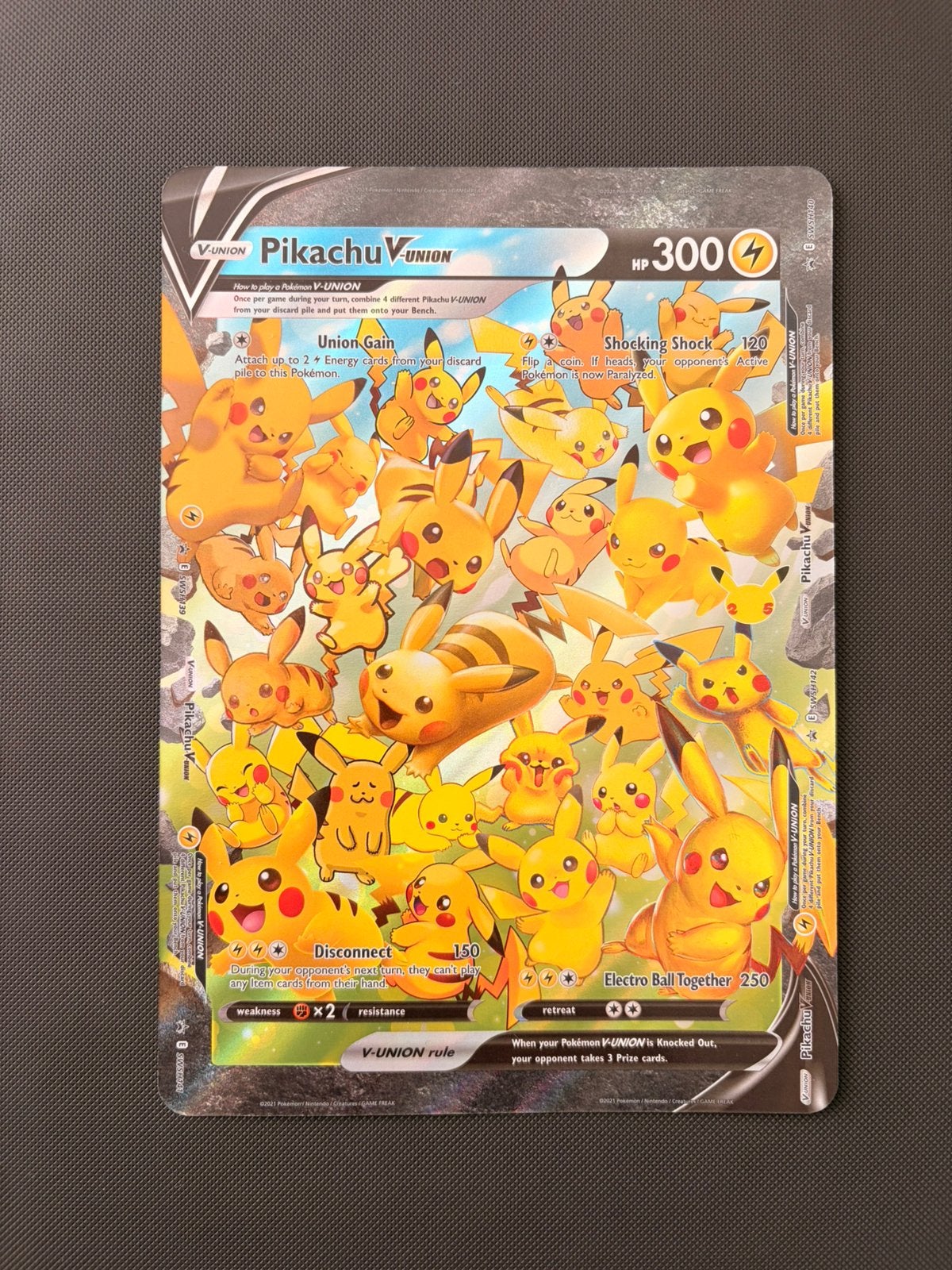 Oversized Pikachu V-Union 140 (Sword & Shield promo), Ophalen of Verzenden, Zo goed als nieuw