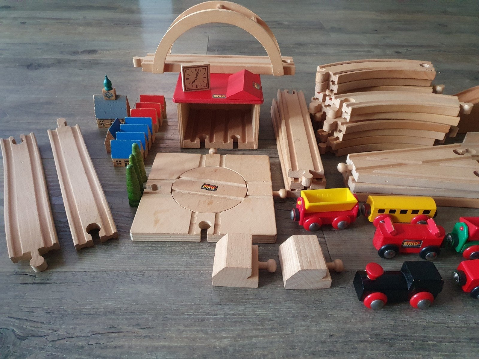 Brio houten treinbaan set met treinen en accessoires, Ophalen of Verzenden, Gebruikt, Overige typen