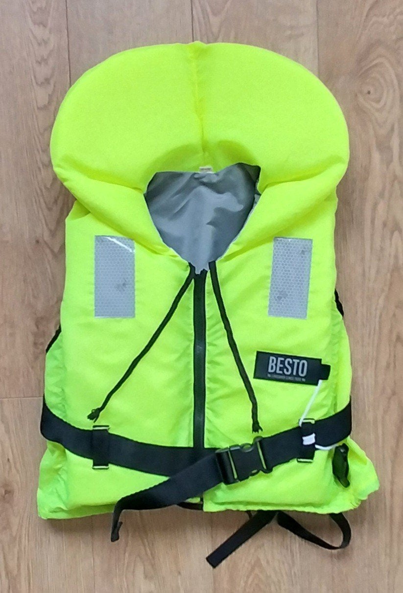 Zwemvest Besto junior 30-40kg 50N geel, Watersport en Boten, Watersportkleding, Ophalen of Verzenden, Gebruikt, Kind, Reddingsvest of Zwemvest
