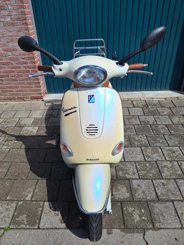 Vespa ET 4tact 25km snor limited edition liefhebber, Fietsen en Brommers, Scooters | Vespa, Ophalen, Gebruikt, Overige modellen