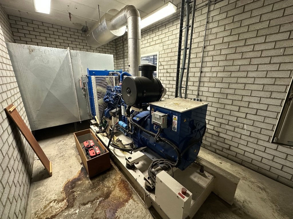 Perkins noodstroomgenerator 160 kVA / 128 kW| Compleet, Elektrisch startend, Dieselolie, Ophalen of Verzenden, Zo goed als nieuw
