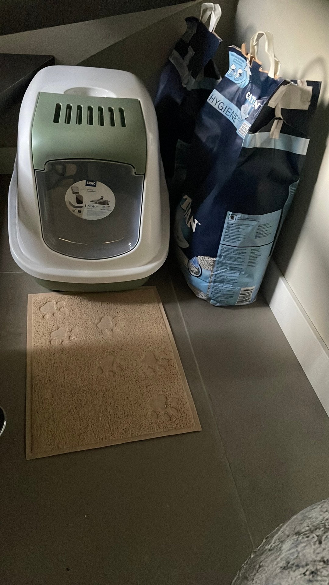 Kattenbak + 1 zak + uitloop kleedje, Ophalen, Nieuw, Gesloten