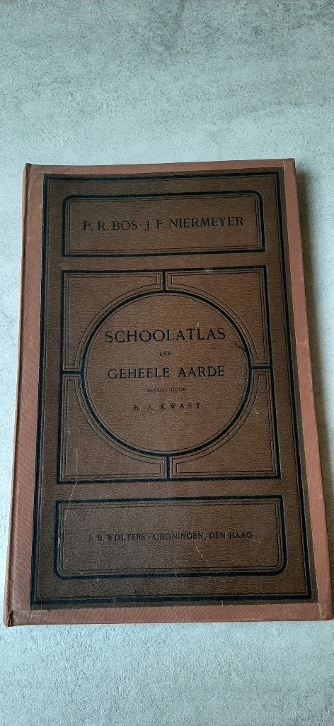 Schoolatlas der gehele aarde, Boeken, Gelezen, Ophalen of Verzenden, Los deel, Wolters Kluwer