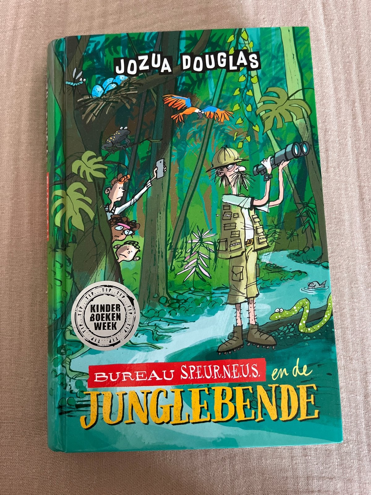 Jozua Douglas - Bureau Speurneus en de Junglebende, Ophalen of Verzenden, Zo goed als nieuw, Fictie