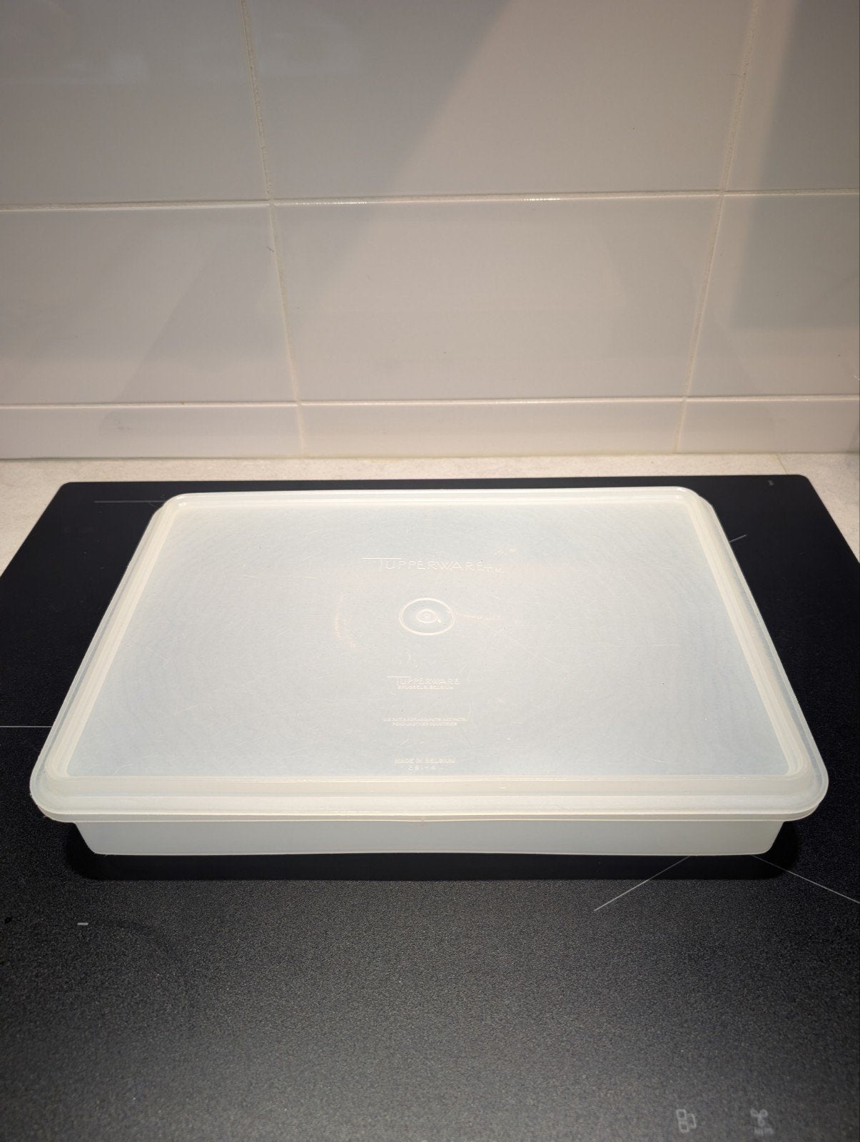 Tupperware - platte bewaardoos - sluit goed!, Ophalen of Verzenden, Zo goed als nieuw, Bewaardoos