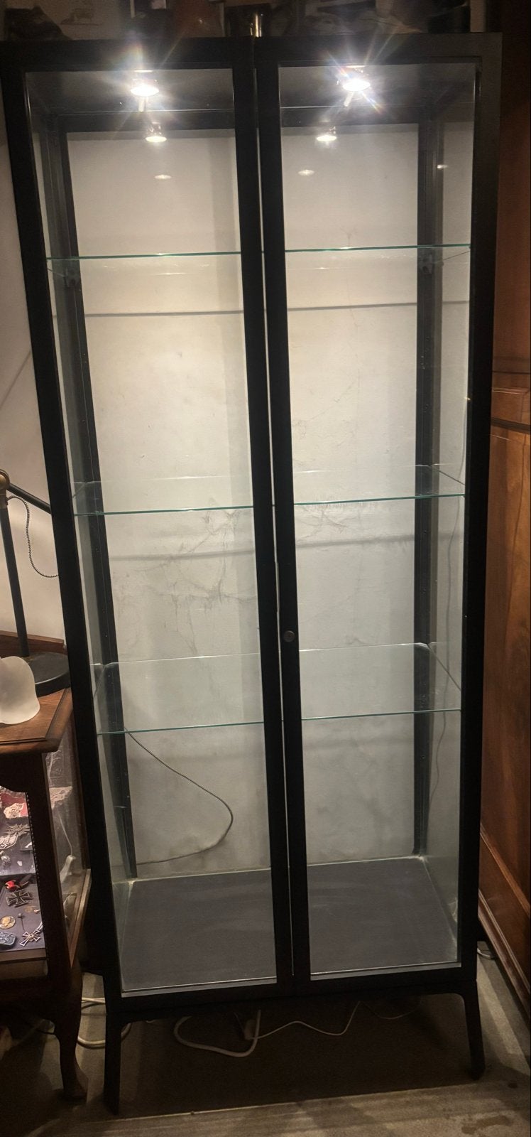 2x IKEA Vitrinekast met verlichting - 175x68x37 cm, Ophalen, 50 tot 100 cm, 150 tot 200 cm, 25 tot 50 cm