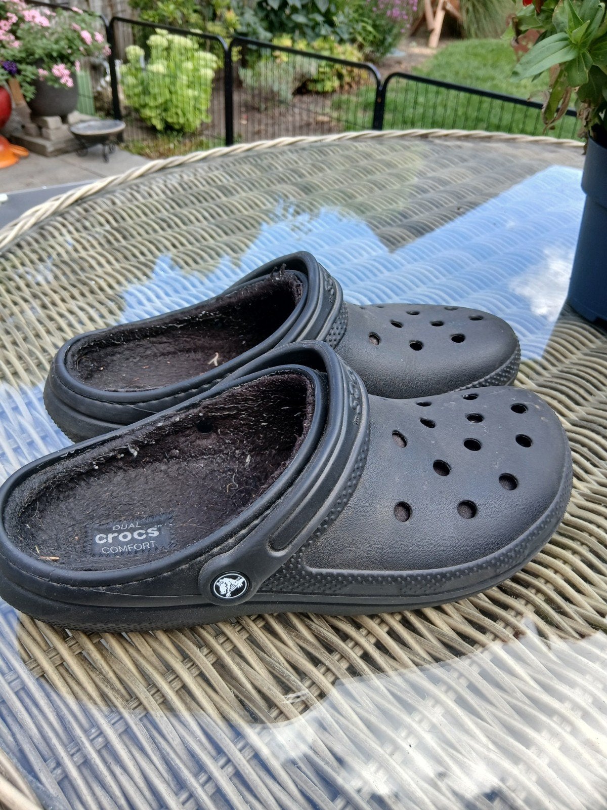 gevoerd crocs m10 w12 zwart, Crocs, Klompen, Verzenden, Zwart
