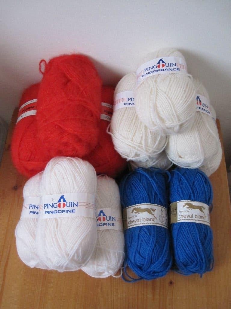Wol/Garen Rood, Wit, Blauw - Totaal 750 gram, Ophalen of Verzenden, Nieuw, Breien of Haken, Wol of Garen