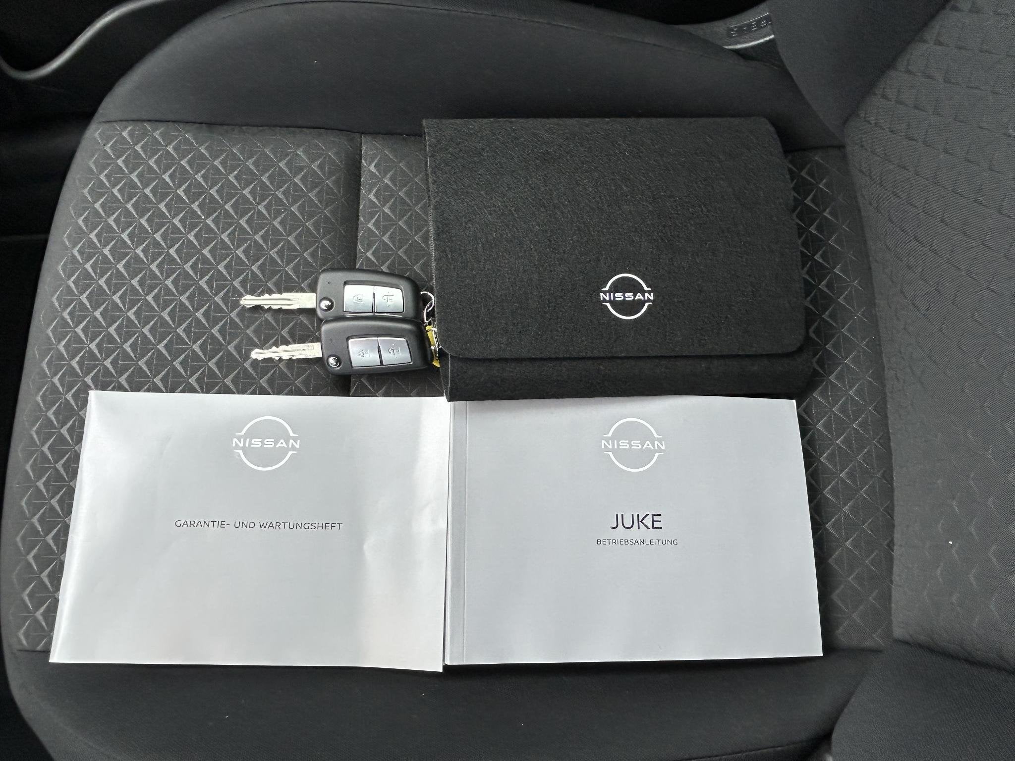 Nissan Juke 1.0 DIG-T Acenta Handgeschakeld / Allseason band, Voorwielaandrijving, Stof, Euro 6, Bedrijf
