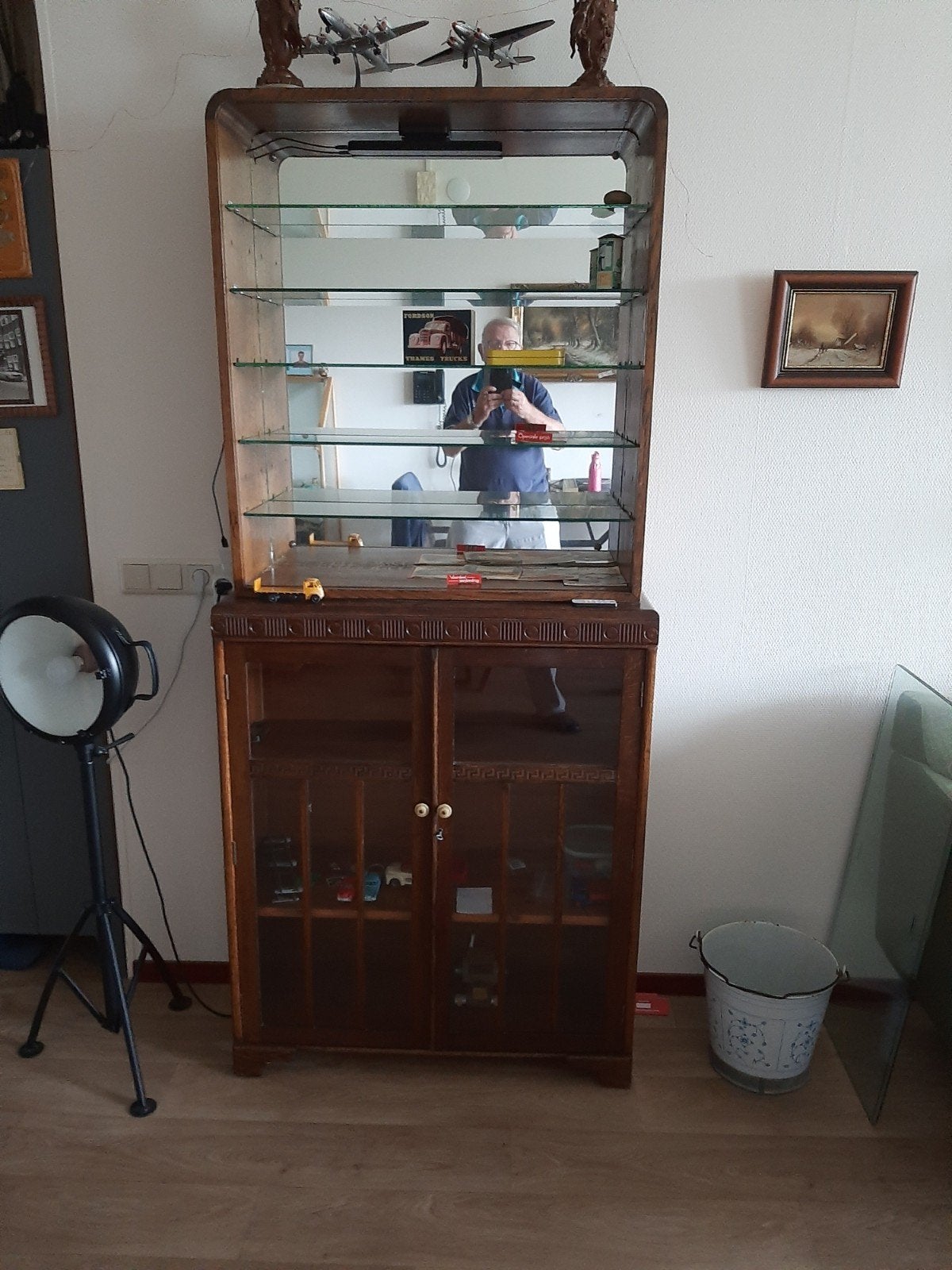 Antieke houten vitrinekasten., Huis en Inrichting, Ophalen, Gebruikt, Jaren 30 vorige eeuw.