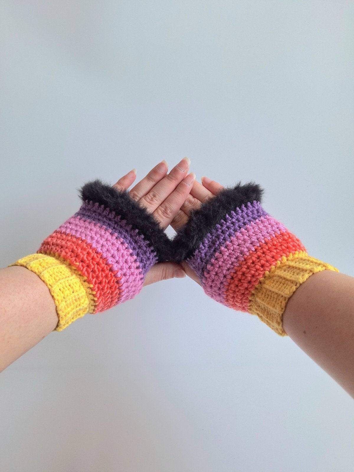 Gehaakte handschoenen geel, oranje, lavendel, paars, zwart, Ophalen of Verzenden, Nieuw, Handschoenen