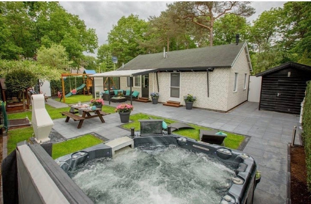 Te huur, vakantie huisje op camping de Poppe in Markelo, Vakantie, Vakantiehuizen | Nederland, In bos, 2 slaapkamers, Wasmachine