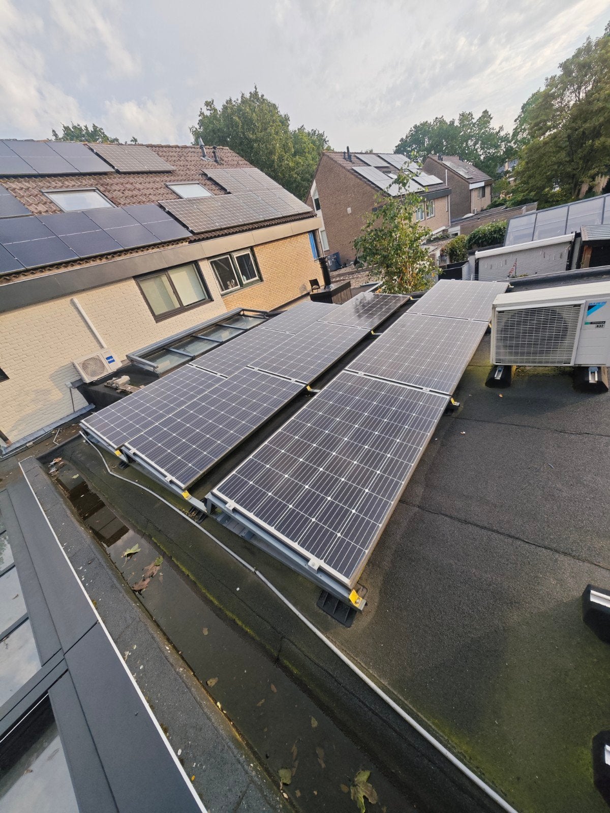 Complete zonnepanelen set 4,65 kWp Trina SolarEdge platdak, Doe-het-zelf en Verbouw, Ophalen, Gebruikt, Compleet systeem, 200 wattpiek of meer