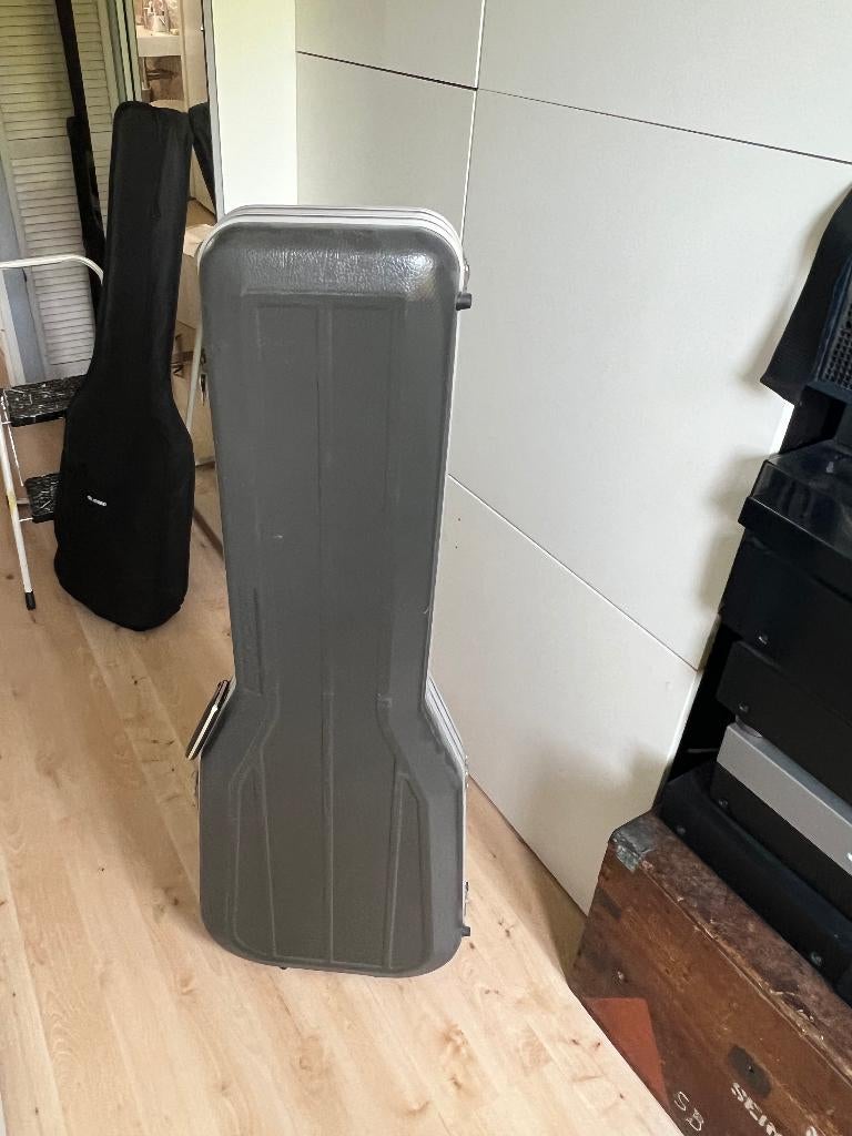 koffer voor basgitaar, Muziek en Instrumenten, Ophalen of Verzenden, Zo goed als nieuw, Elektrische basgitaar, Flightcase