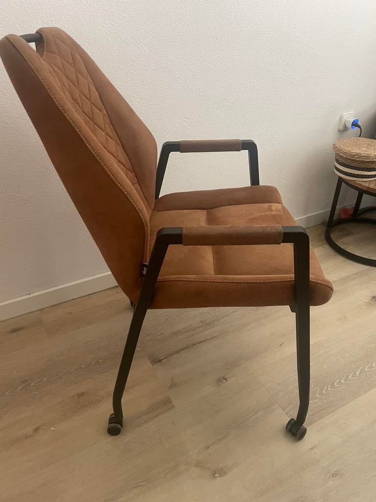 Mooie eetkamerstoelen 7 stuks met wieltjes, Ophalen of Verzenden, Zo goed als nieuw, Vijf, Zes of meer stoelen