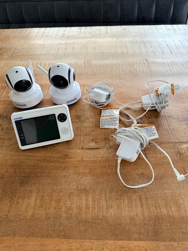 Luvion babyfoon met 2 camera's en beeldscherm, Ophalen, Gebruikt, Minder dan 100 meter, Camera
