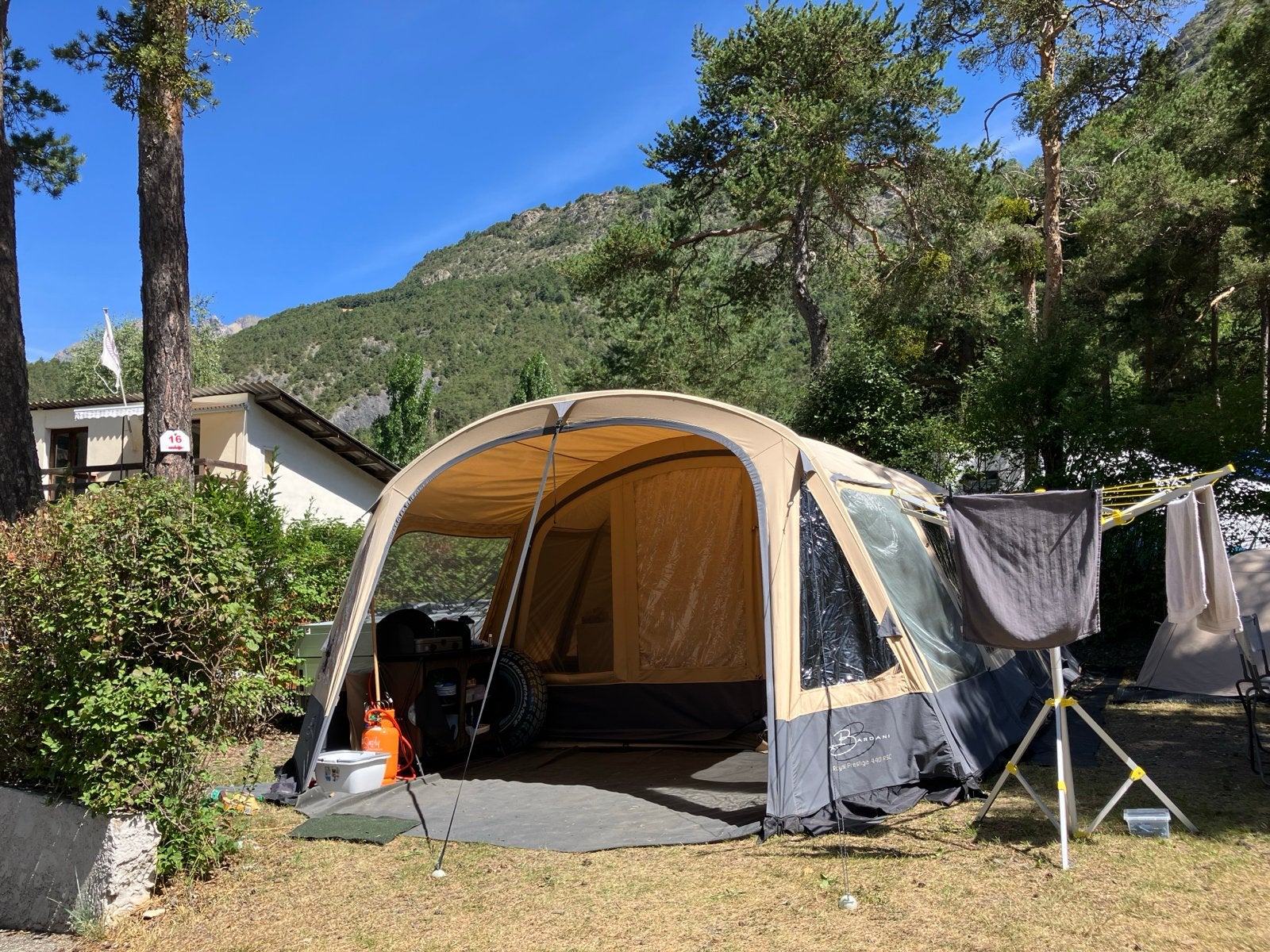 Bardani Royal Prestige 440 RSC tunneltent, Ophalen, Gebruikt, Tot en met 6