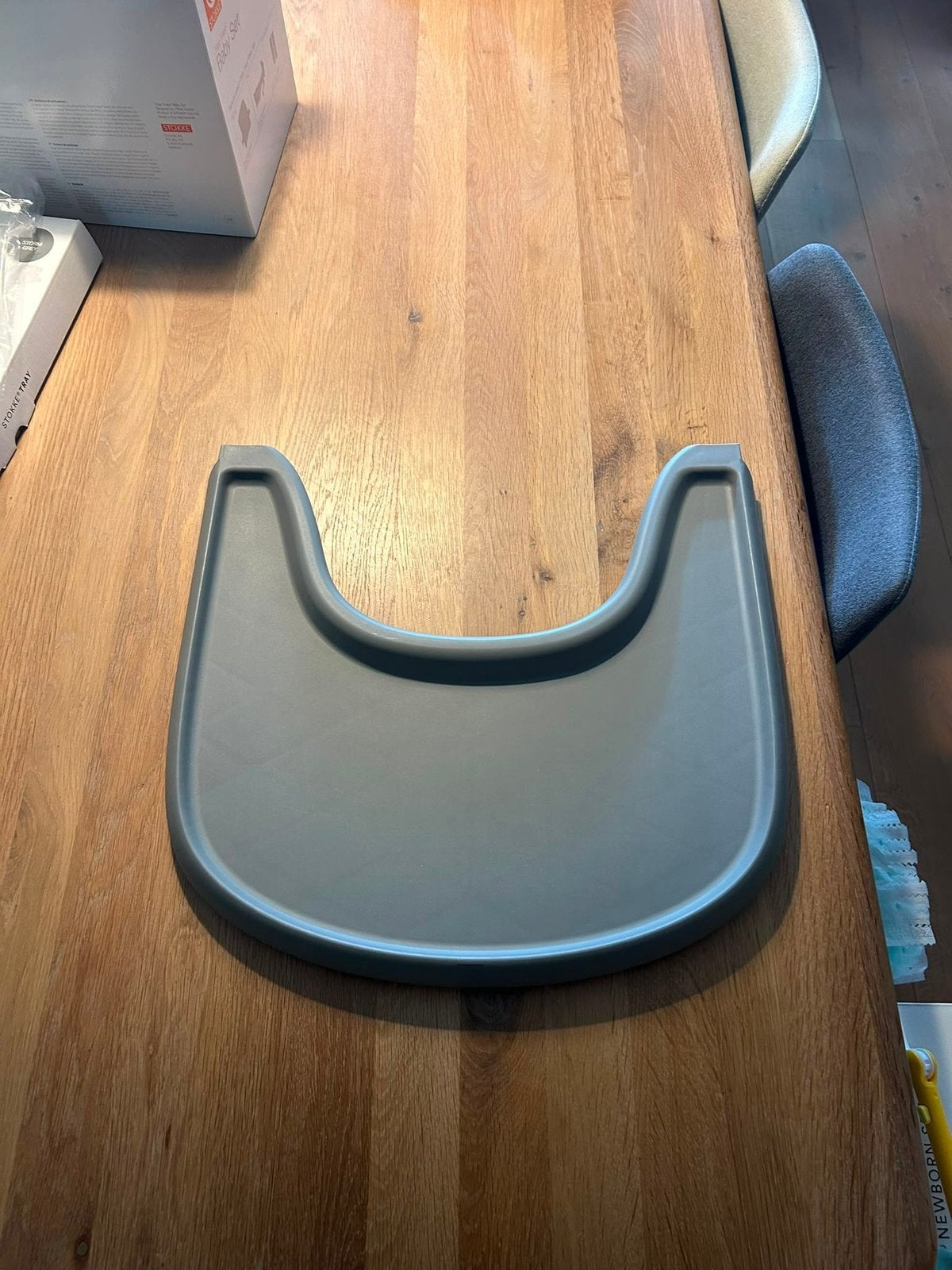 Stokke Tray Tripp Trapp - kleur Storm Grey, Kinderen en Baby's, Kinderstoelen, Ophalen, Gebruikt, Afneembaar eetblad