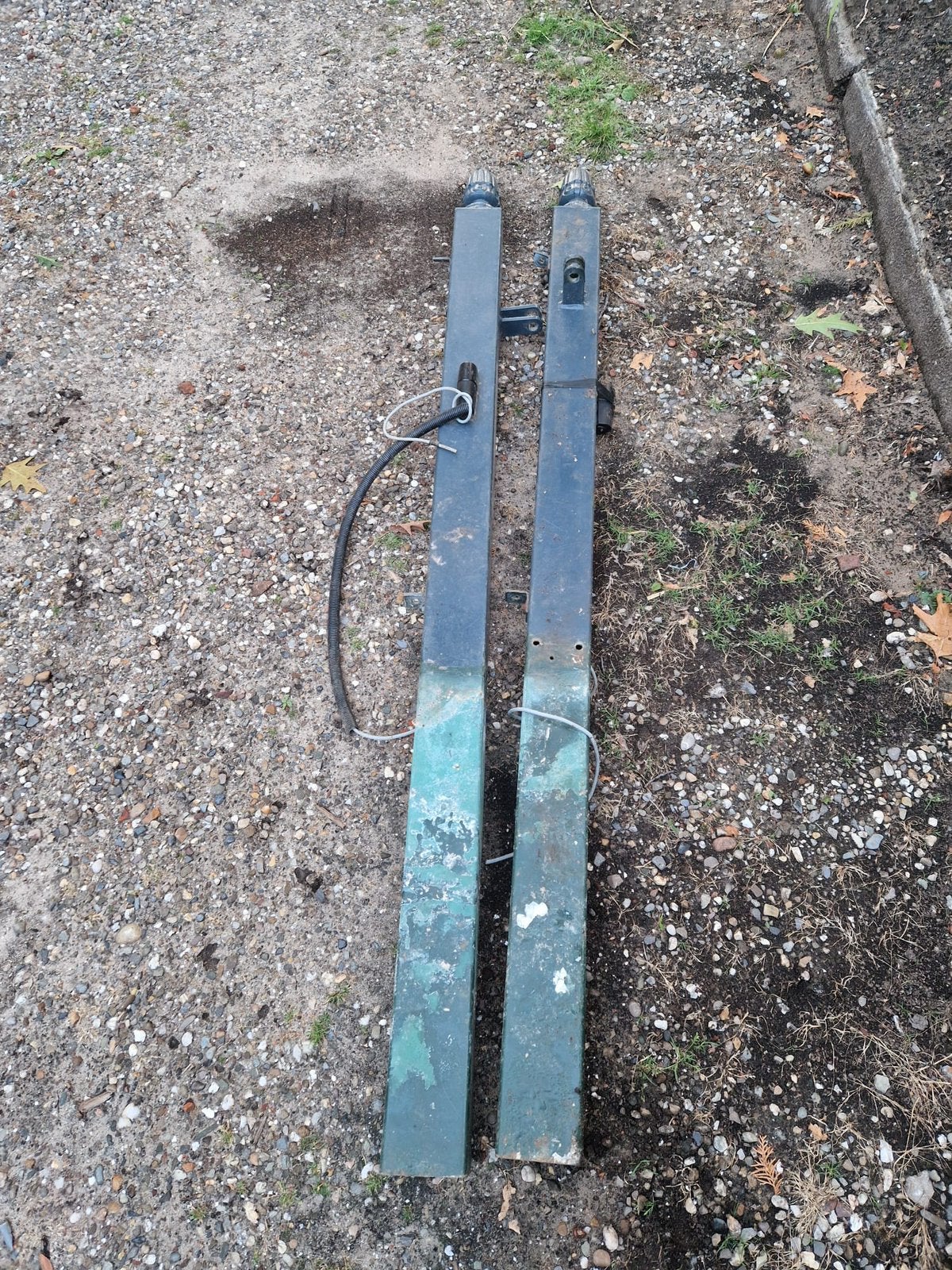 Palen hek kolom staander hekwerk klusser oprit schuur, Ophalen, Gebruikt, Palen