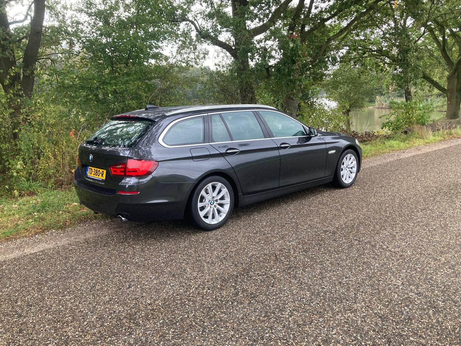 BMW 5-Serie 535D Touring Aut8 2013 313pk panoramadak carplay, Automaat, Panoramadak, Zwart, 2993 cc