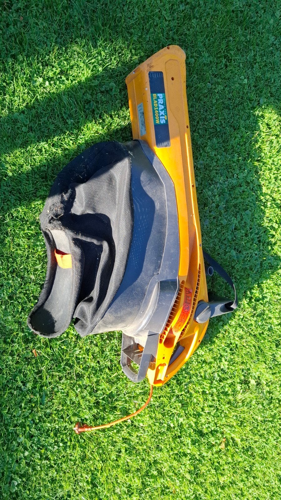 Praxis Blad1400W Bladblazer met zuigfunctie en opvangzak, Tuin en Terras, Ophalen, Gebruikt, Met opvangzak, Handgedragen
