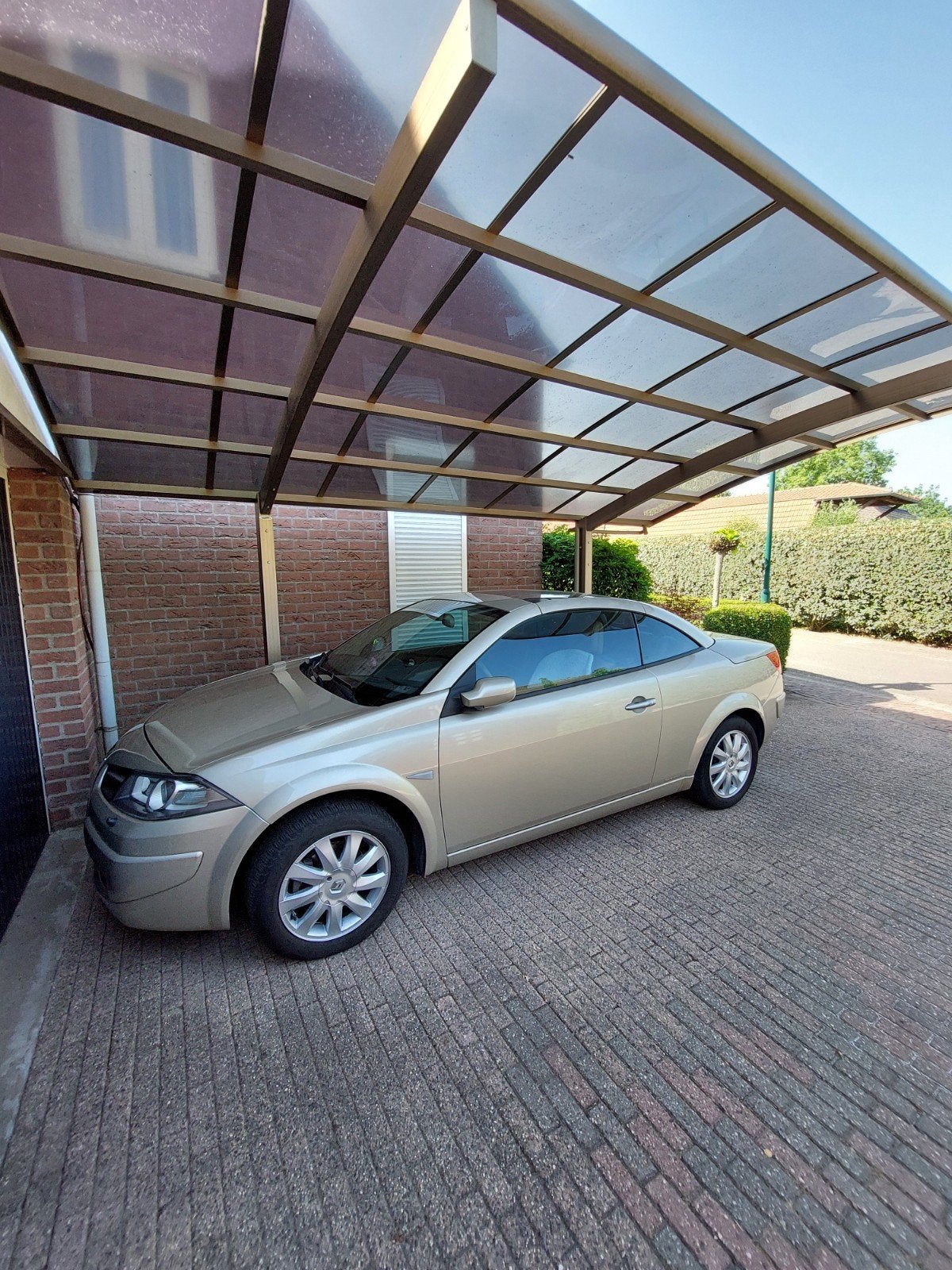 Renault Mégane 2.0 16V Cabrio AUT 2008 Beige, Auto's, 1998 cc, 4 cilinders, Cabriolet, 4 stoelen