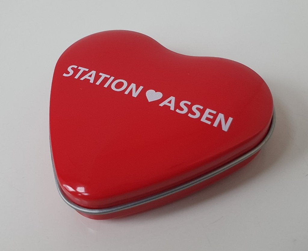 leuk blikje in vorm van hartje/ hart, van Station Assen, Verzamelen, Blikken, Verzenden, Nieuw, Overige