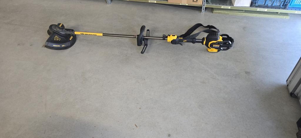 DeWalt bosmaaier DCM571, Ophalen, DeWalt, Accu, Zo goed als nieuw