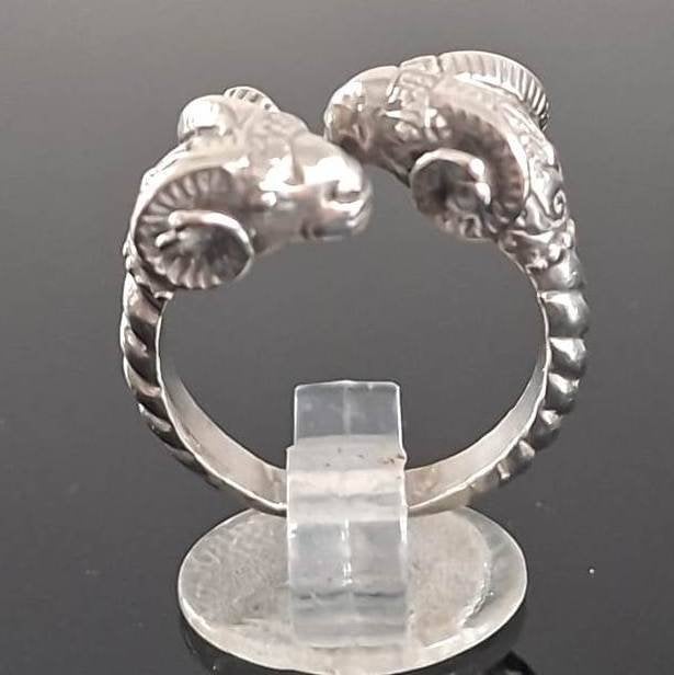 Schitterende Sterling Zilver Dubbele Ramshoofd Slagring, Ophalen of Verzenden, Zo goed als nieuw, 17 tot 18, Dame of Heer