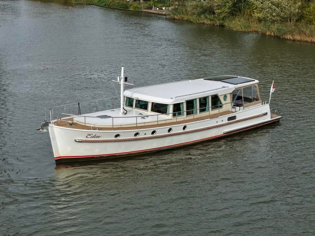 Serious Yachts Gently Low Bridge 45 Sedan (bj 2013), Watersport en Boten, Motorboten en Motorjachten, Gebruikt