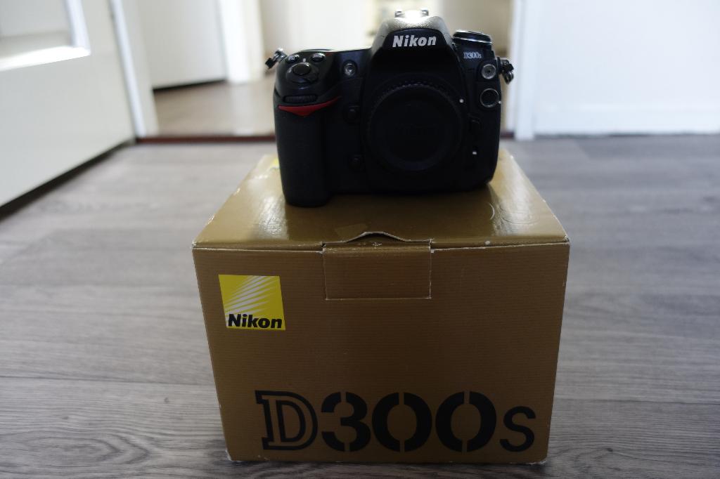nikon D300S, Audio, Tv en Foto, Fotocamera's Digitaal, Ophalen, Zo goed als nieuw, Nikon, Geen optische zoom